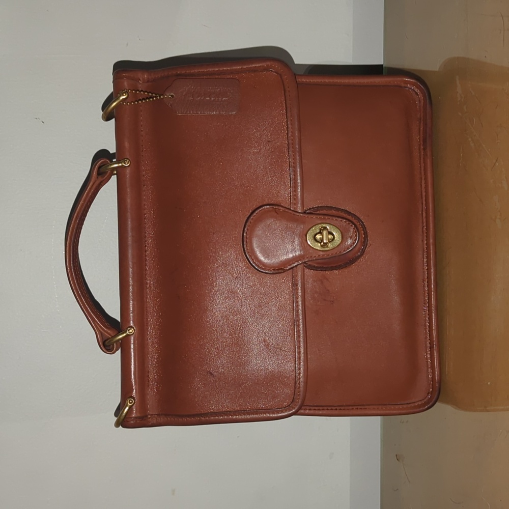 Sold! Vintage Coach British Tan Willis 9927
